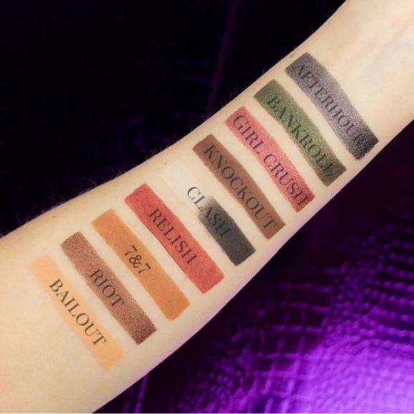 Urban Decay
2-Pc. Troublemaker Eyeshadow Palette & Mascara Set - Picture 14 of 16